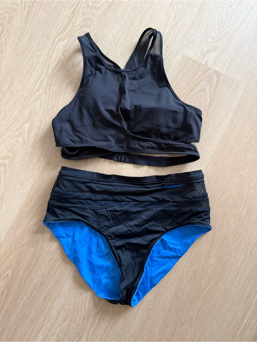 Lululemon Rare Black swimsuit w/ blue lining and sheer details Reversible bottom